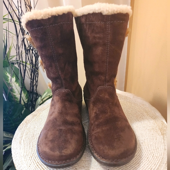 UGG Australia Kona Toggle Winter Boots Womens Size 8  Brown Suede Leather. - Picture 4 of 8